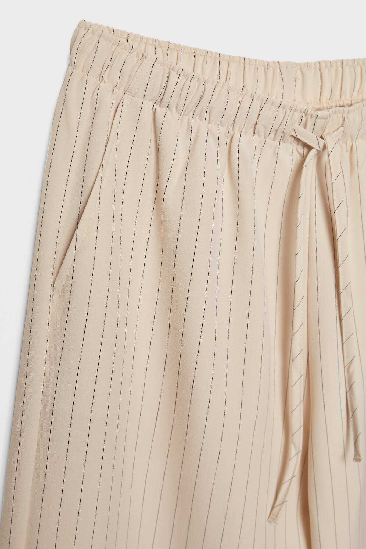 شلیک و شلوار راه راه