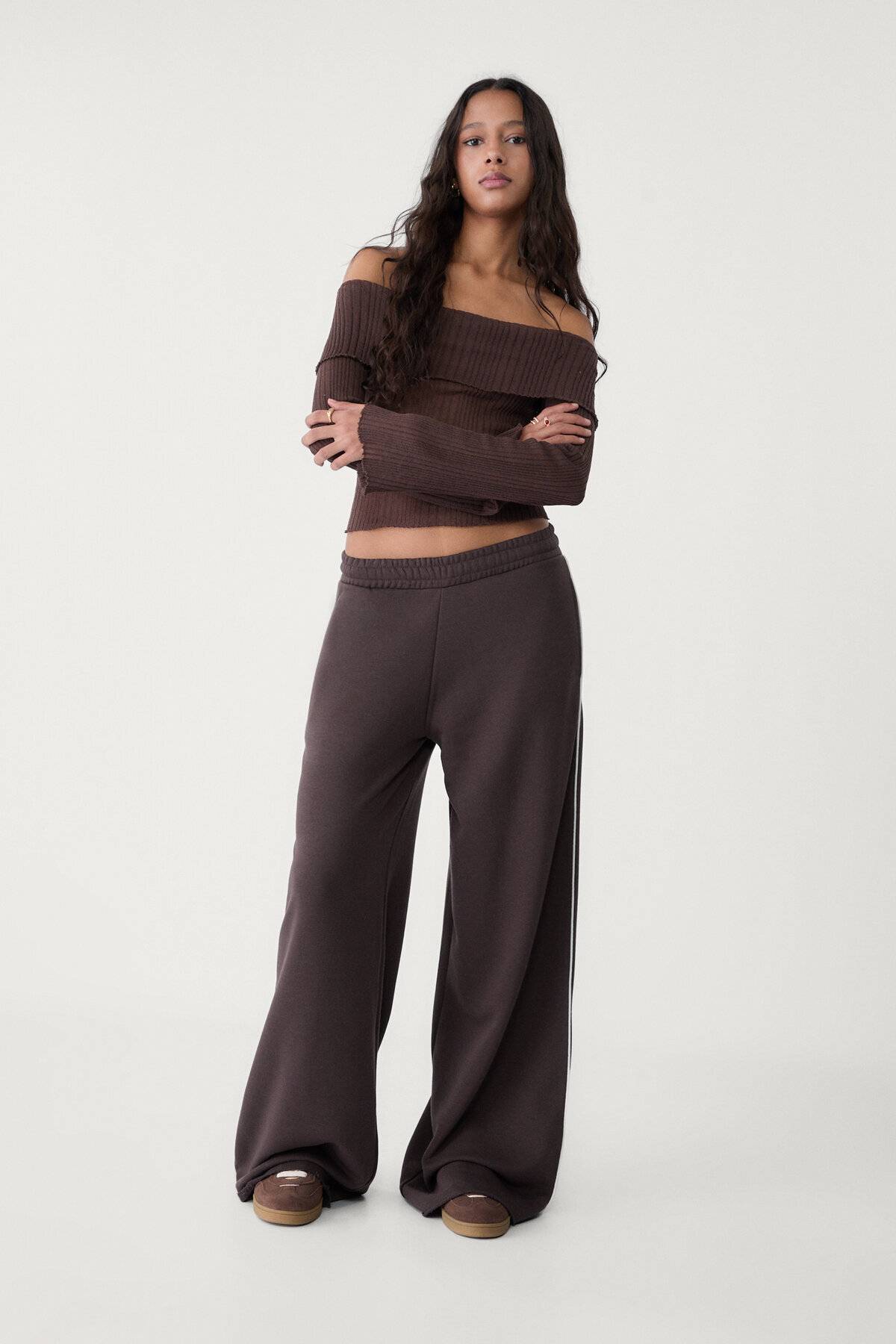 شلوار نخی گشاد با جزئیات راه راه