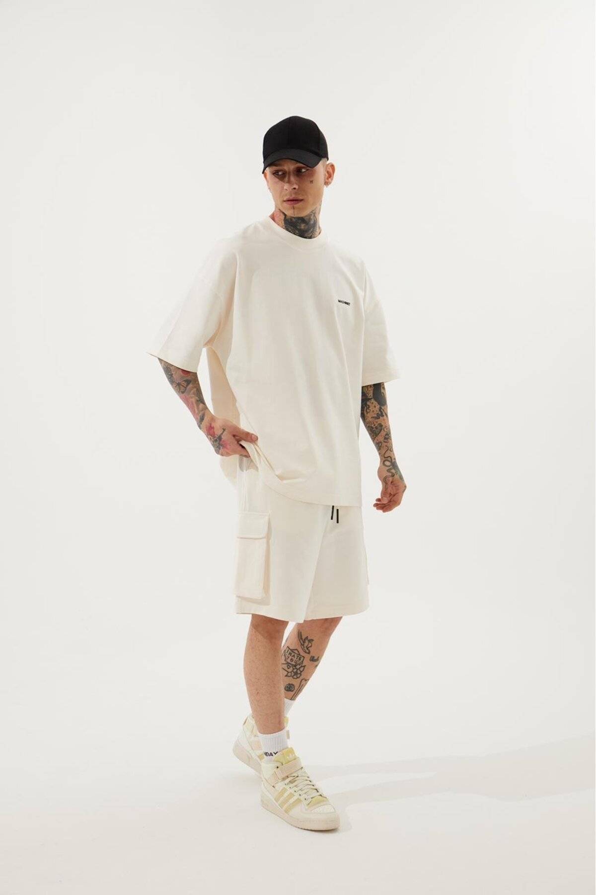 شورت کرمی مردانه با جیب باری