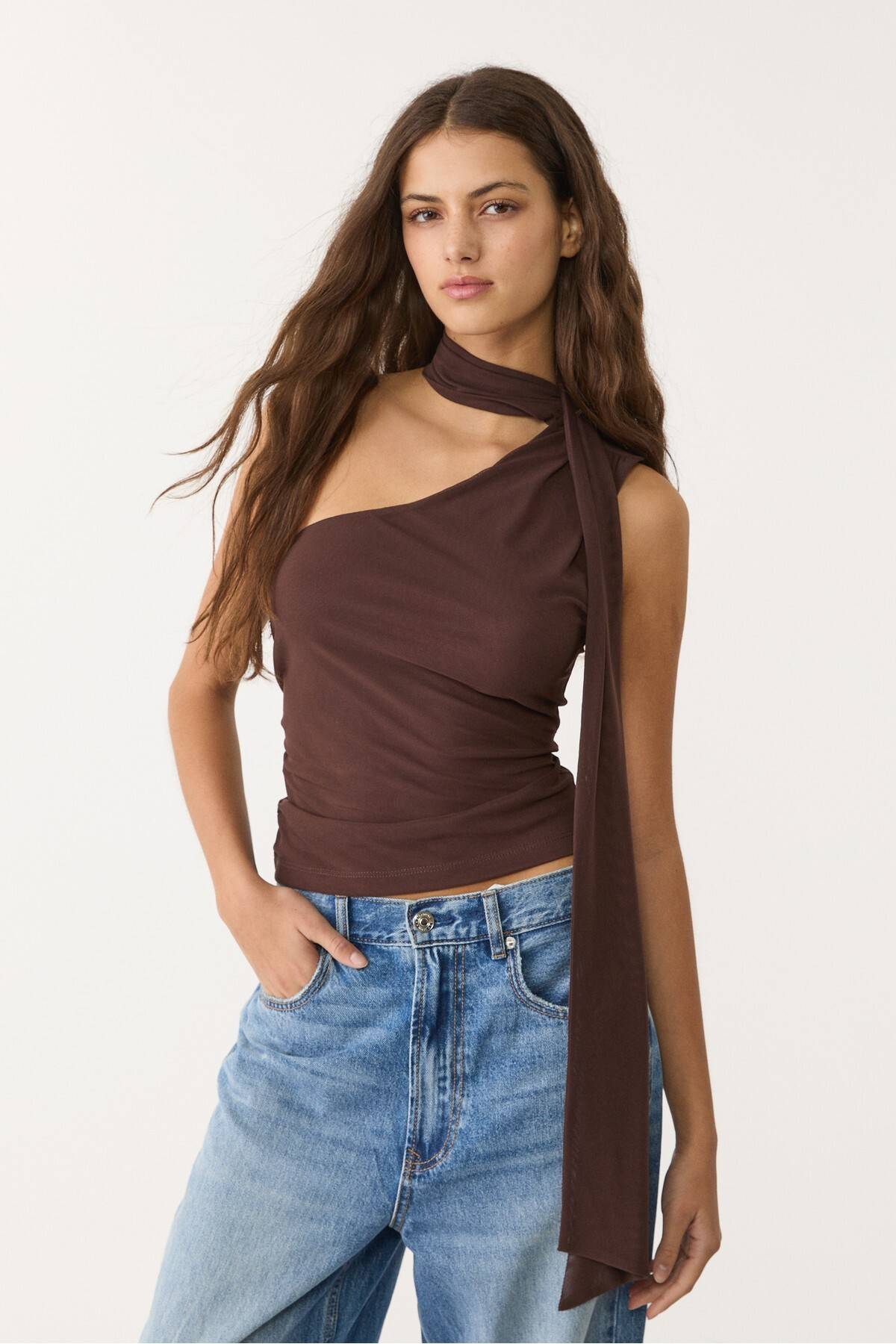 توپ لاله نامتقارن با روسری