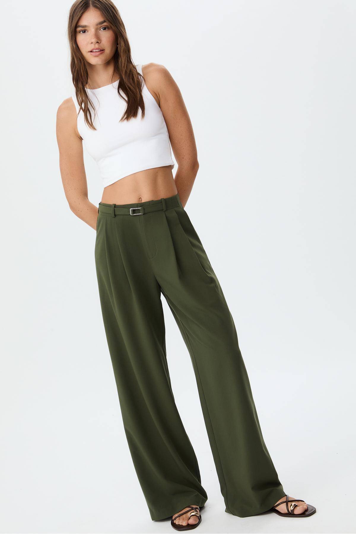 شلوار گشاد با جزئیات سگک هوشمند