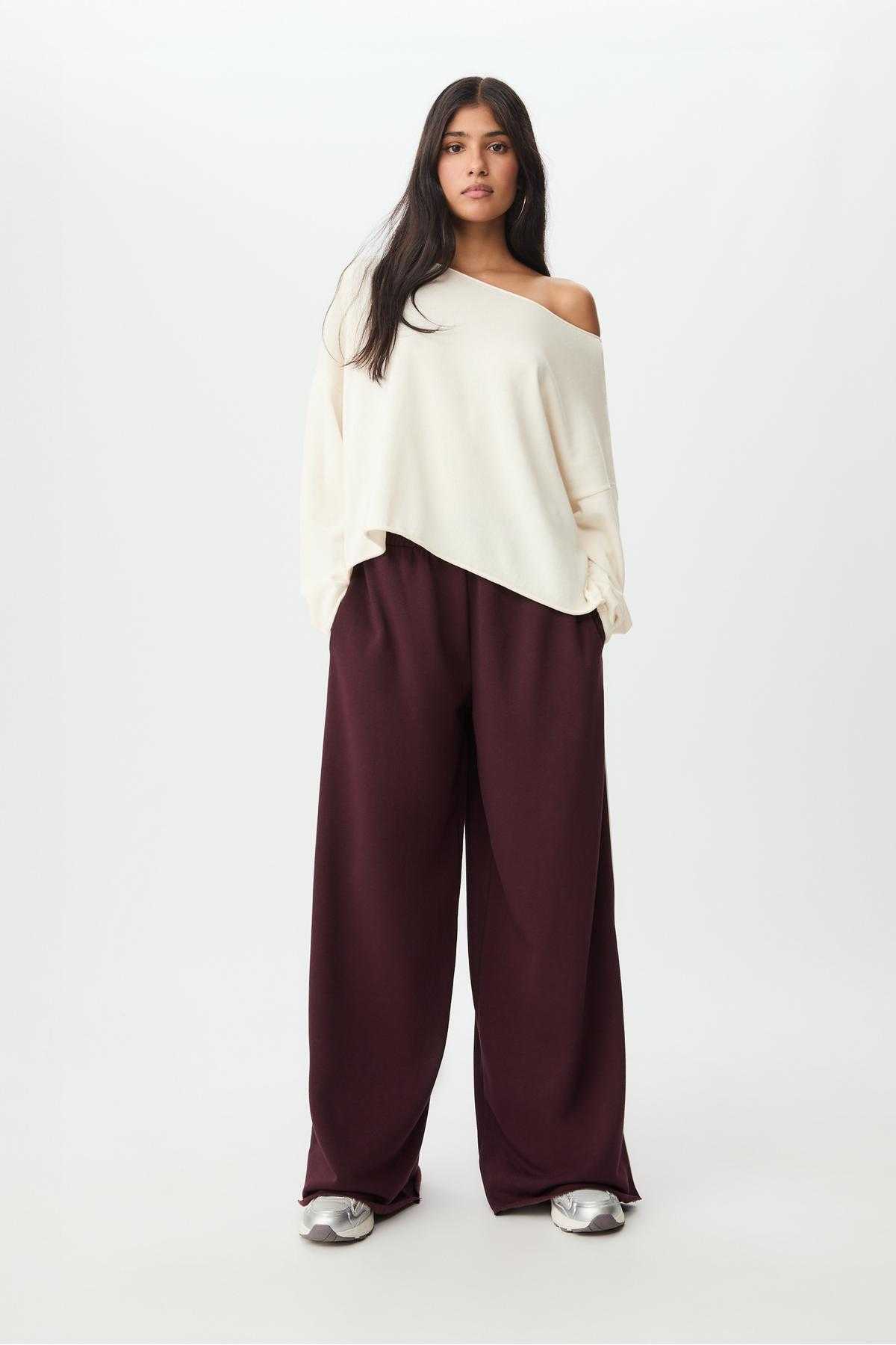 شلوار نخی گشاد با جزئیات راه راه