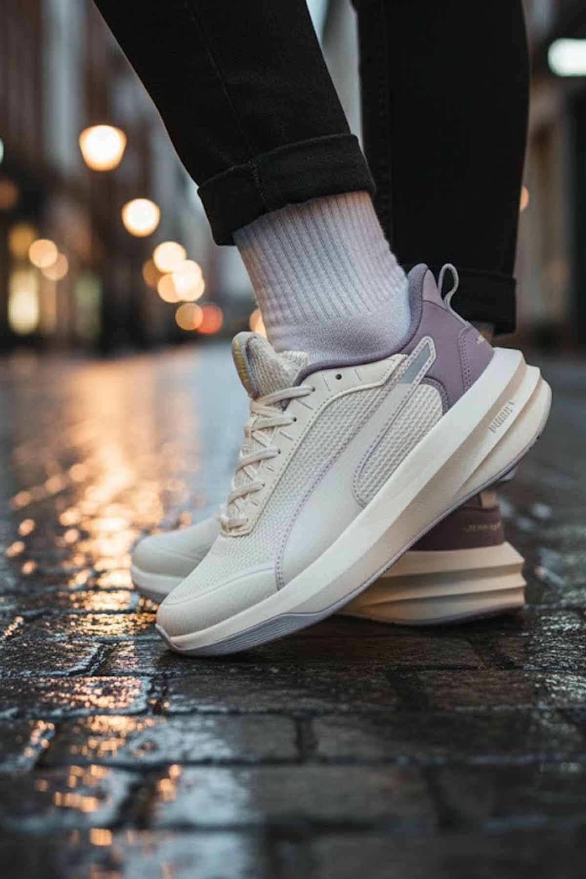 کفش های در حال اجرا دنباله Lite را گسترش دهید