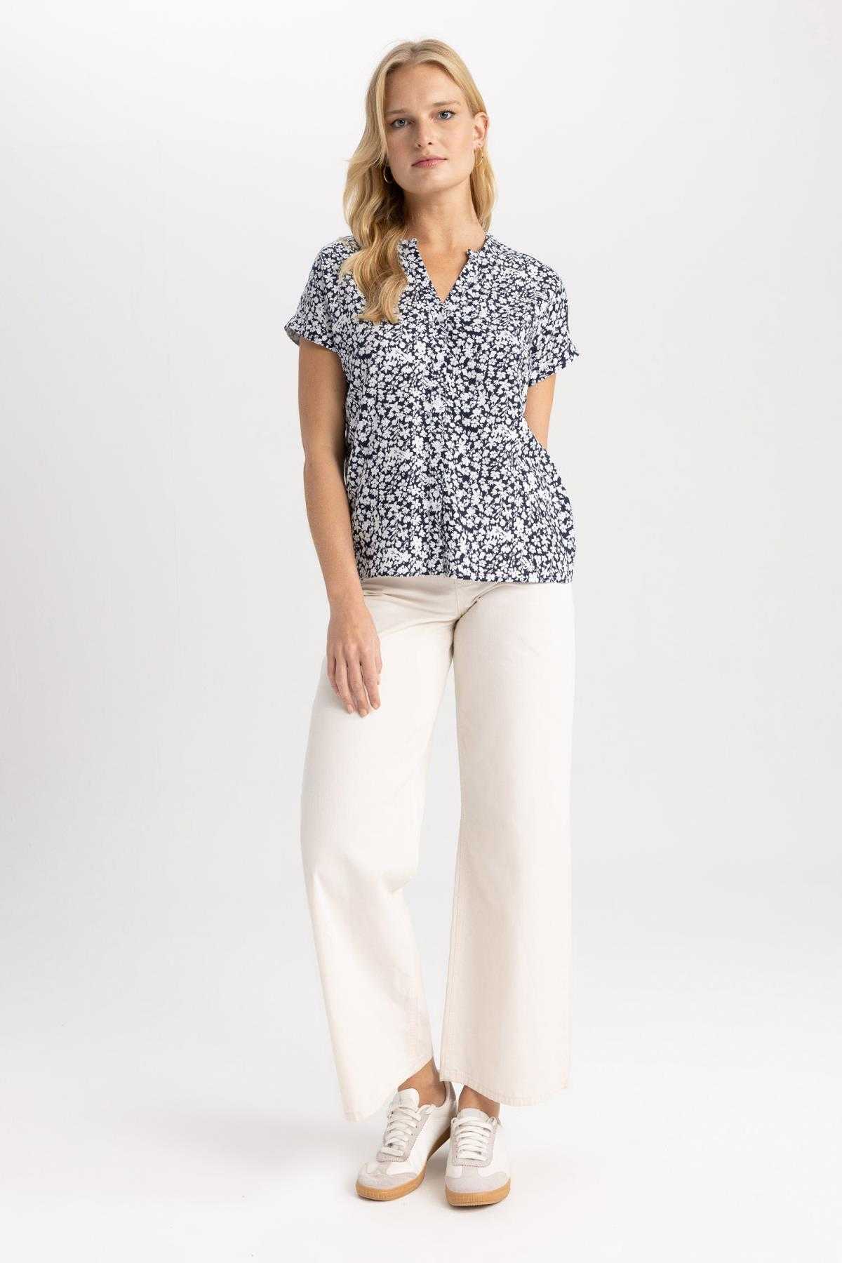 پیراهن آستین کوتاه یقه خدمه فیت منظم