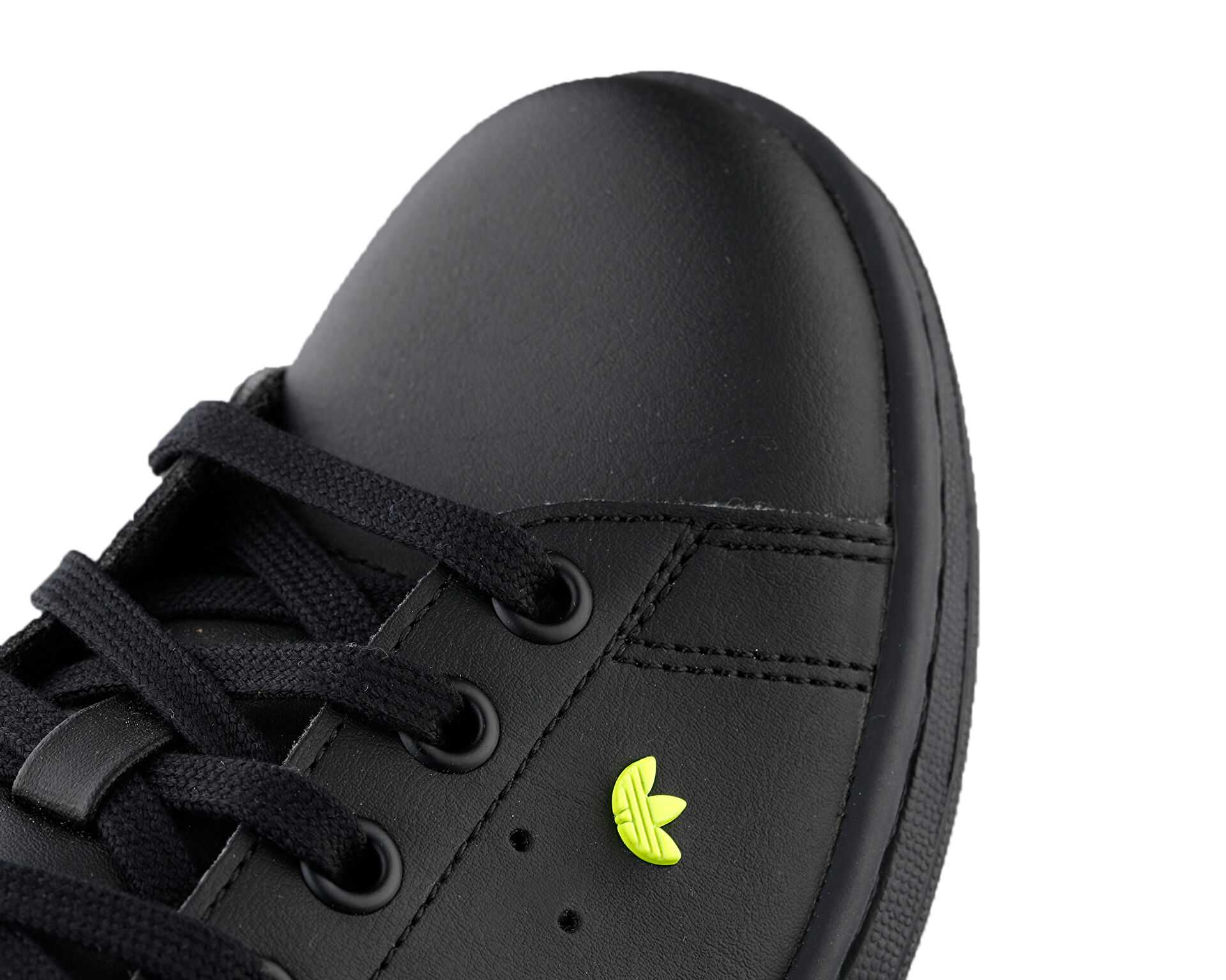 کفش های روزانه Stan Smith
