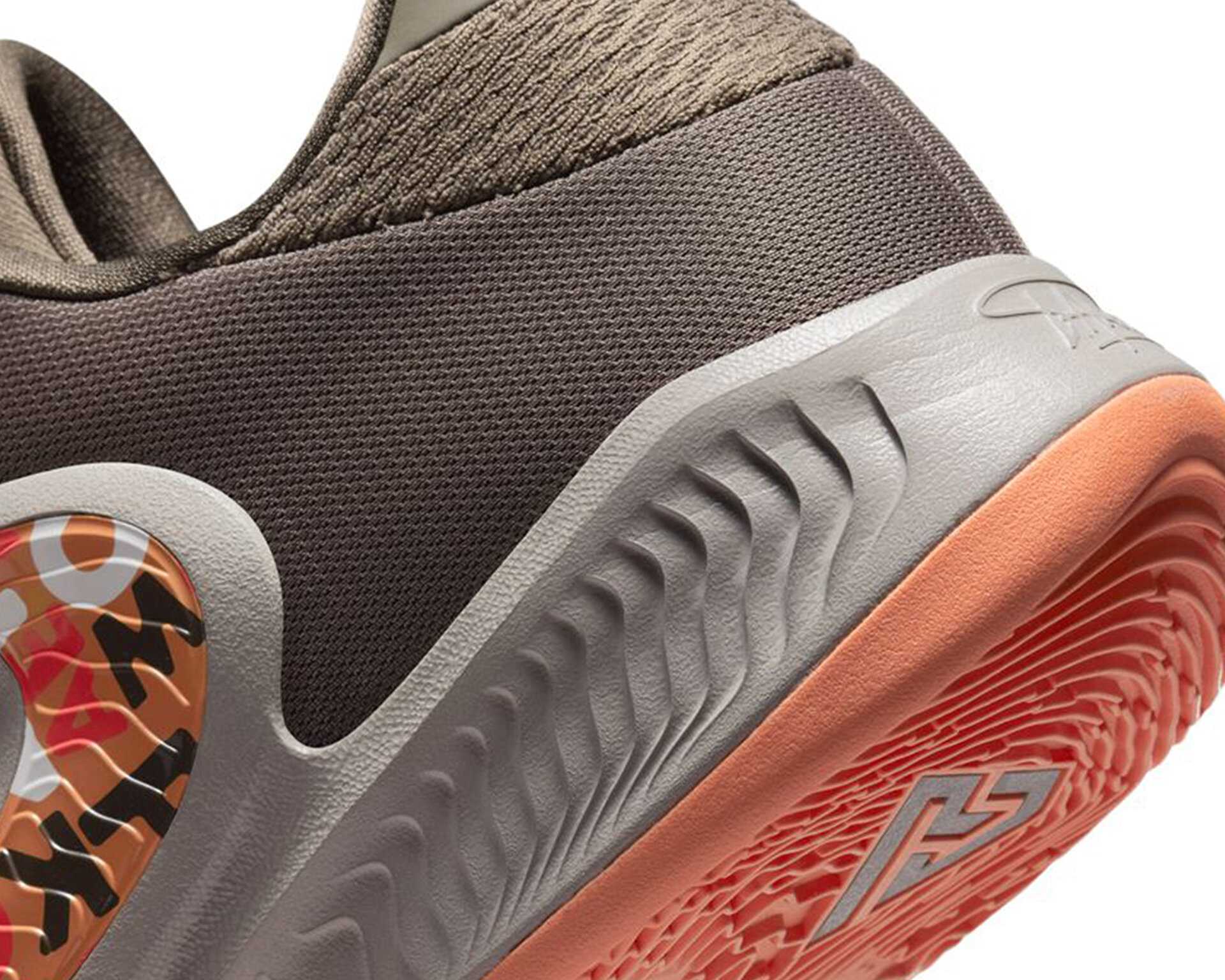 کفش های بسکتبال Zoom Freak 4