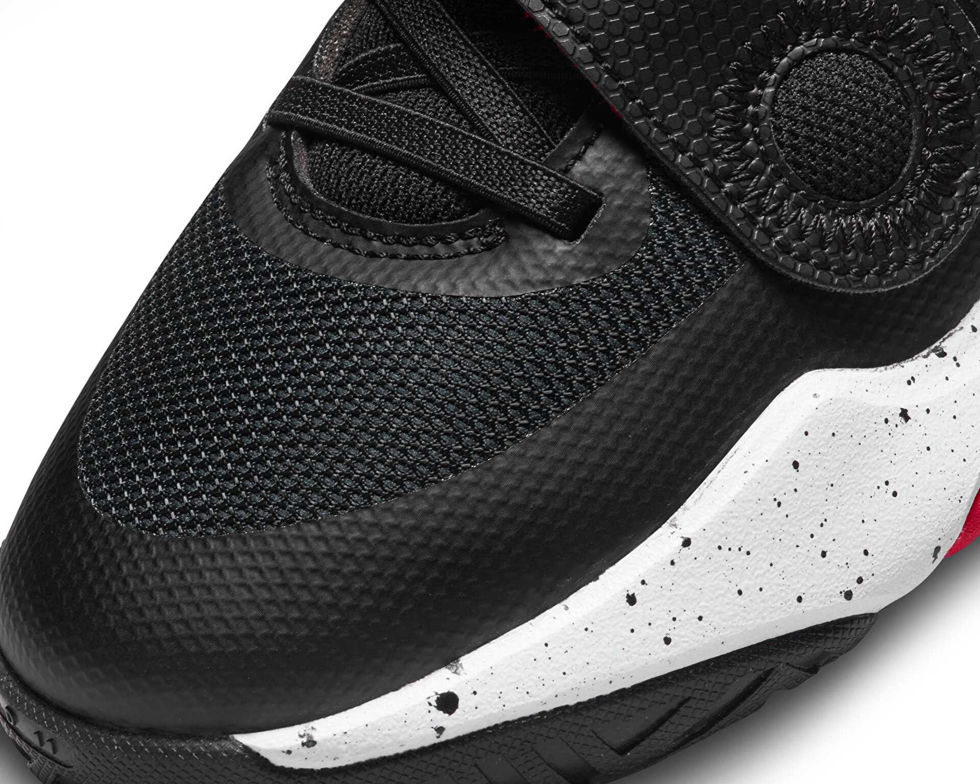 کفش بسکتبال جوانان Team Hustle D 11