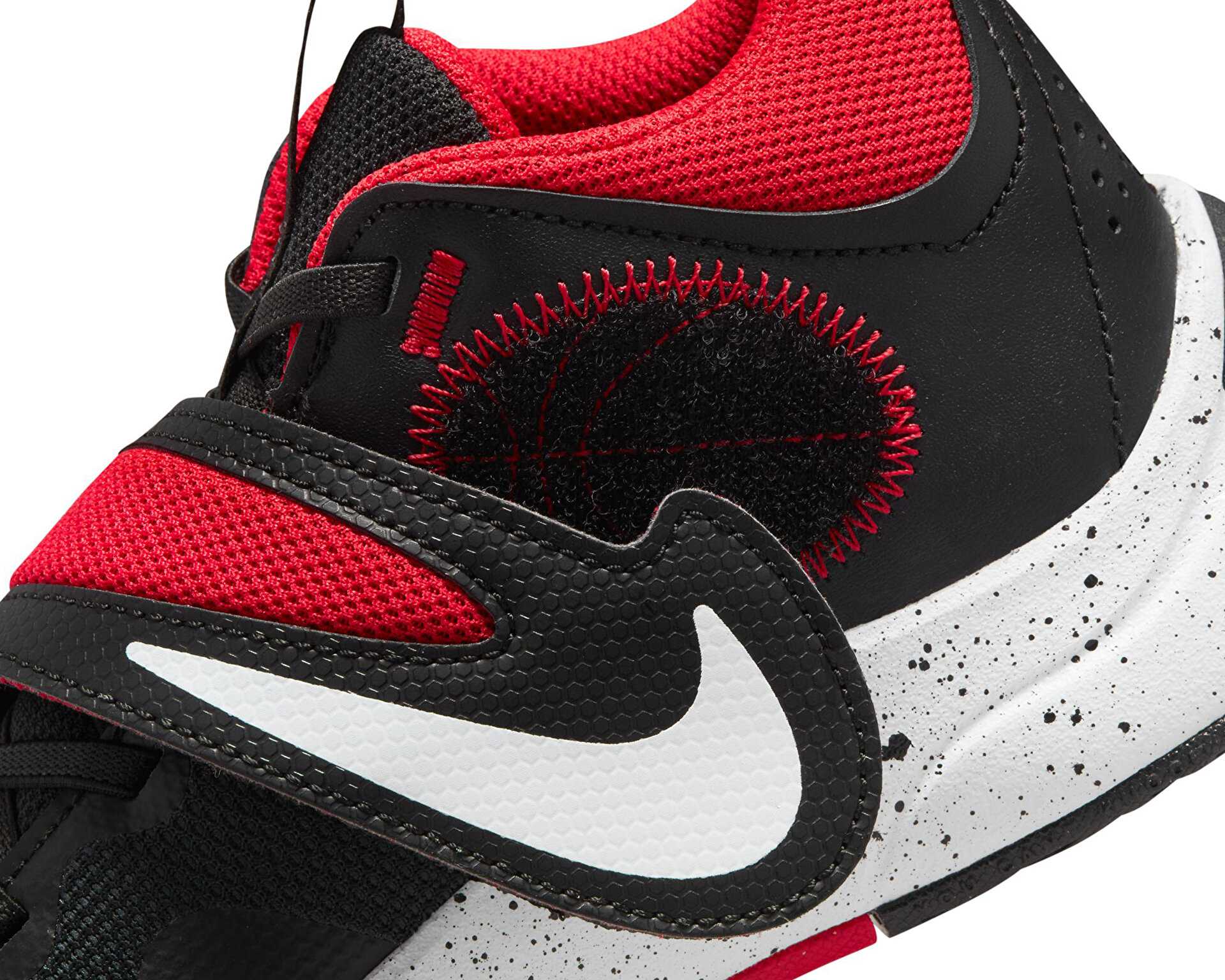 کفش بسکتبال جوانان Team Hustle D 11