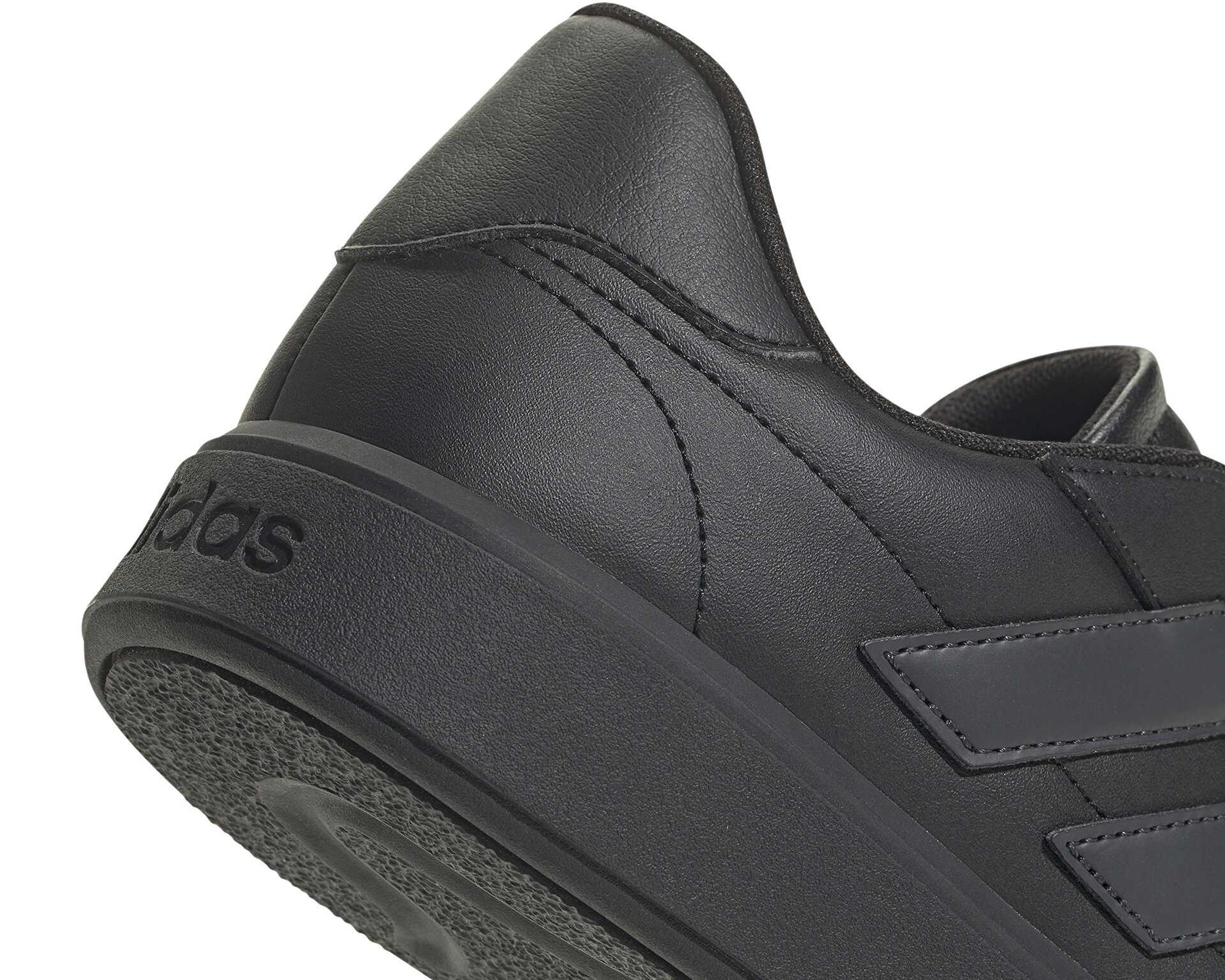 کفش های روزانه Adidas Courtblock